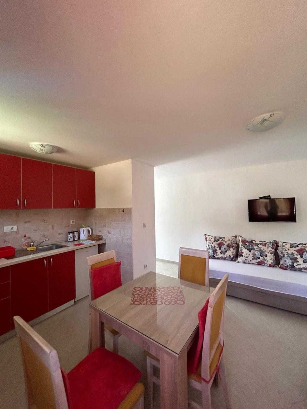 טיווט Apartments Marija מראה חיצוני תמונה