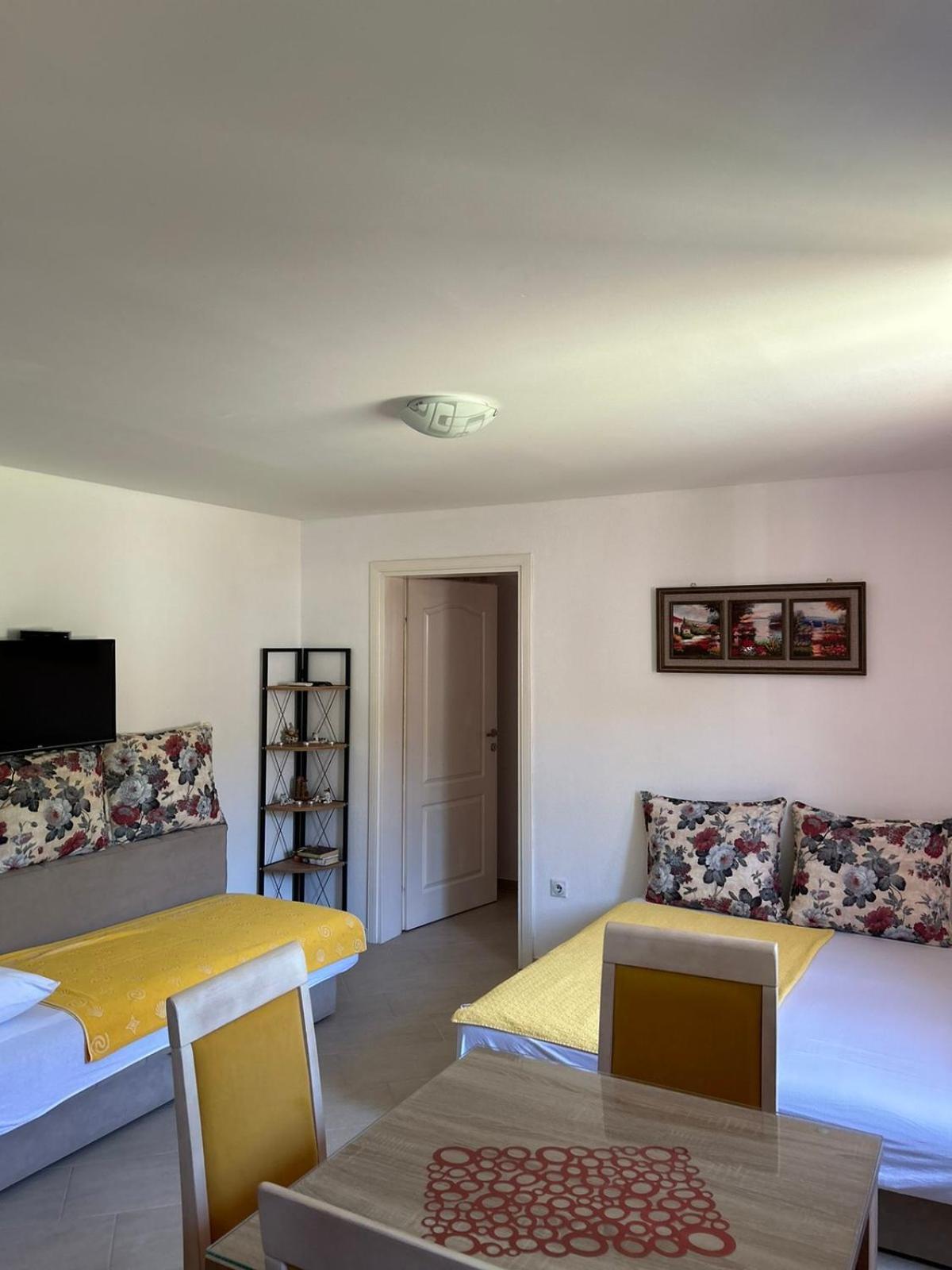טיווט Apartments Marija מראה חיצוני תמונה