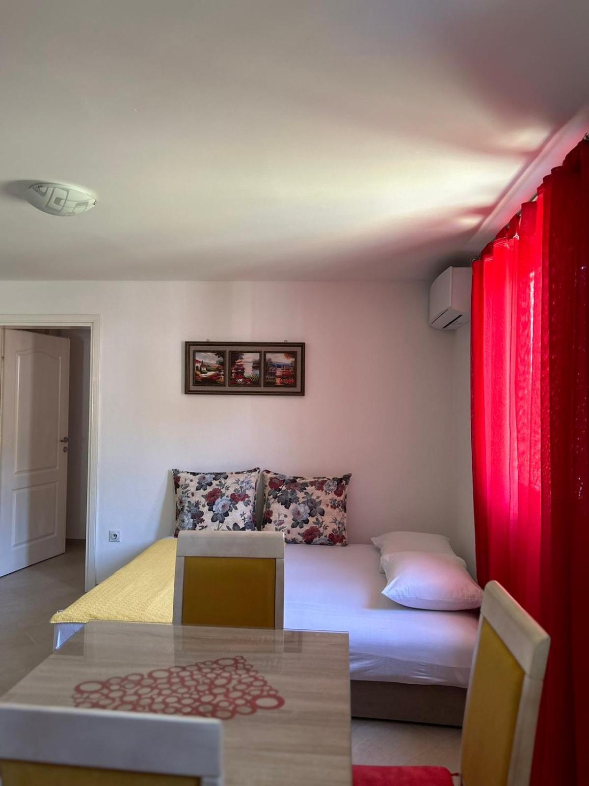 טיווט Apartments Marija מראה חיצוני תמונה